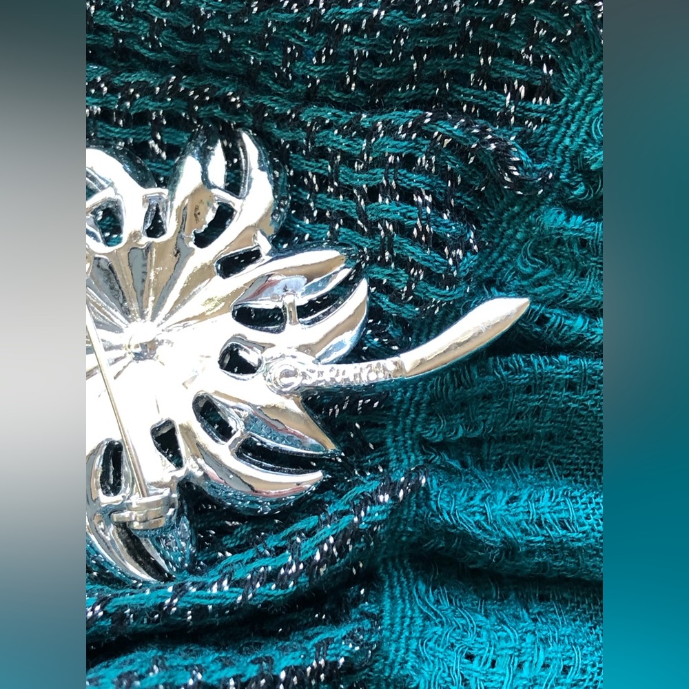 🎉❤️Vintage Sarah Coventry Silver Tone Flower Brooch - Picture 4 of 8